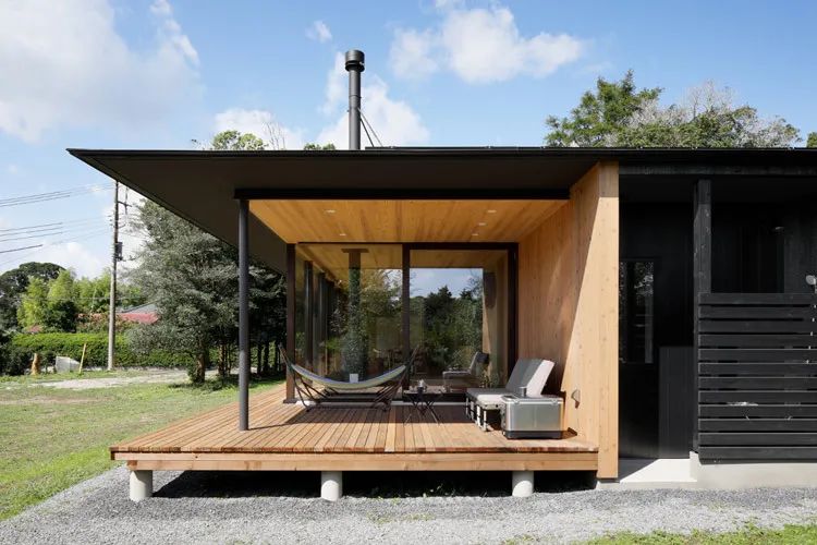 巧用防腐木，輕松營(yíng)造沉靜、溫馨、人文氣息的花園氛圍