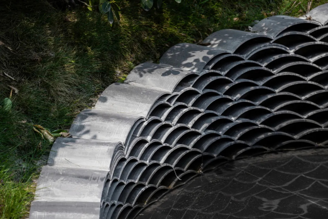 青瓦，是中式庭院里的靈魂，是穿過歲月的沉穩