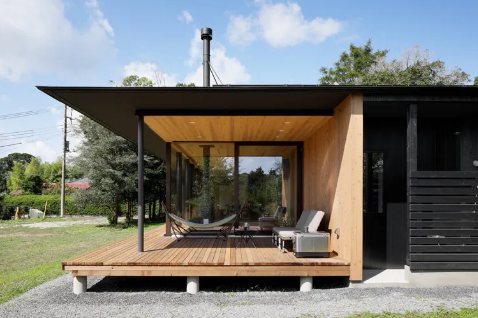 防腐木在花園里簡直百搭，太適合你的院子了！