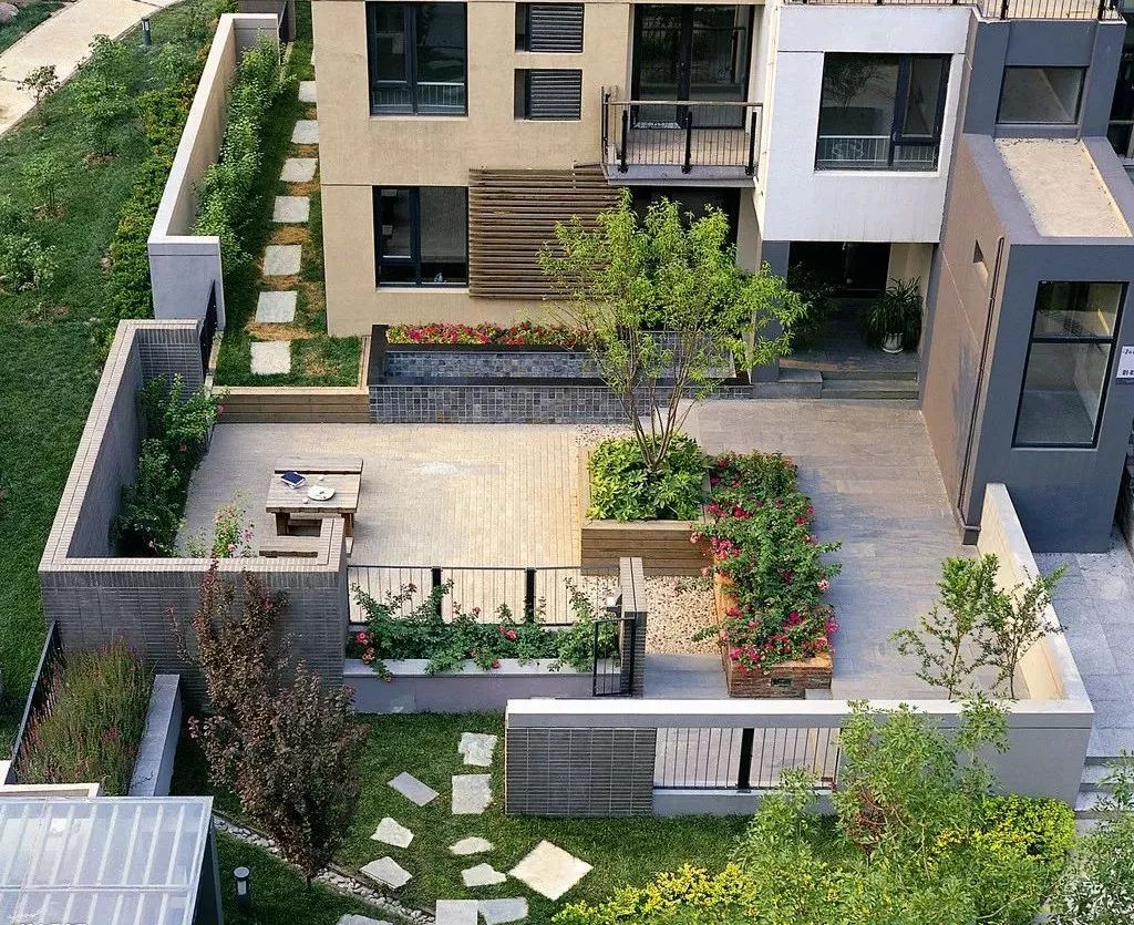 你的陽臺還在只用來種花種草？那就太out了，快來學學流行布置吧